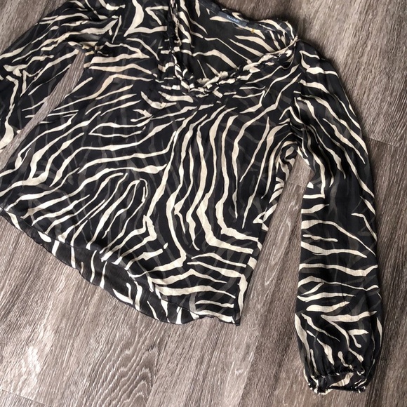 Tahari Sheer Long Sleeve Patterned Top - Picture 3 of 7